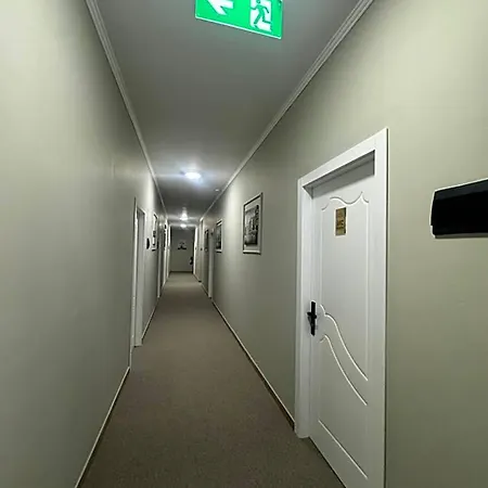 Kaloshi Hotel 4*
