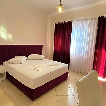 Hotel Kaloshi 4*