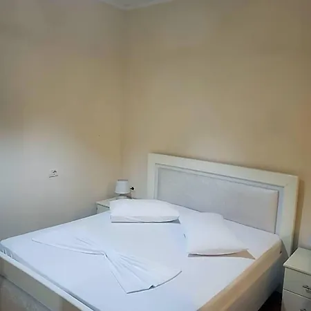Kaloshi Hotel 4*