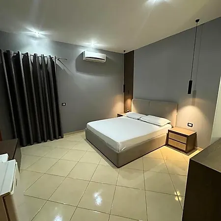 Kaloshi 4* Tirana