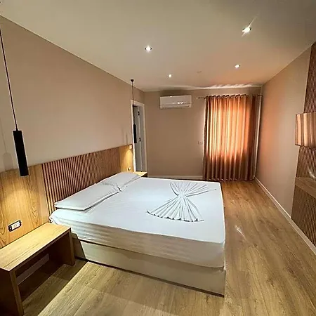 Kaloshi 4* Tirana