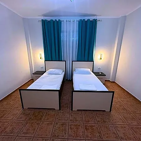 Hotel Kaloshi 4*