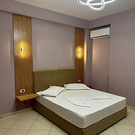 Hotel Kaloshi 4*